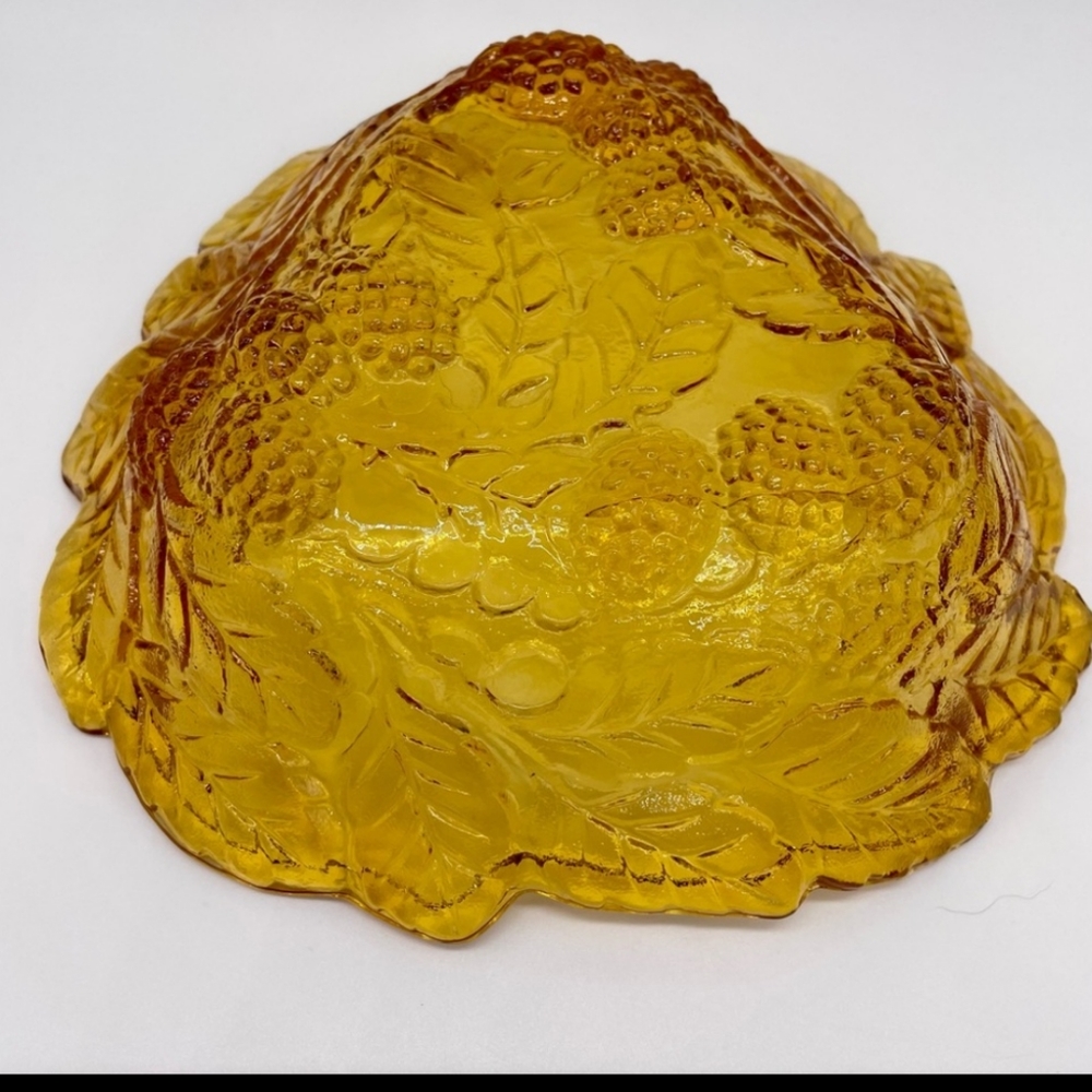 Vintage Indiana Glass Company Amber Bowl Loganberry Pattern Leaf Berry 1970’s